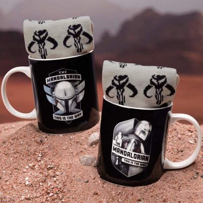 Star Wars the Mandalorian Presentset Med Mugg och Strumpor